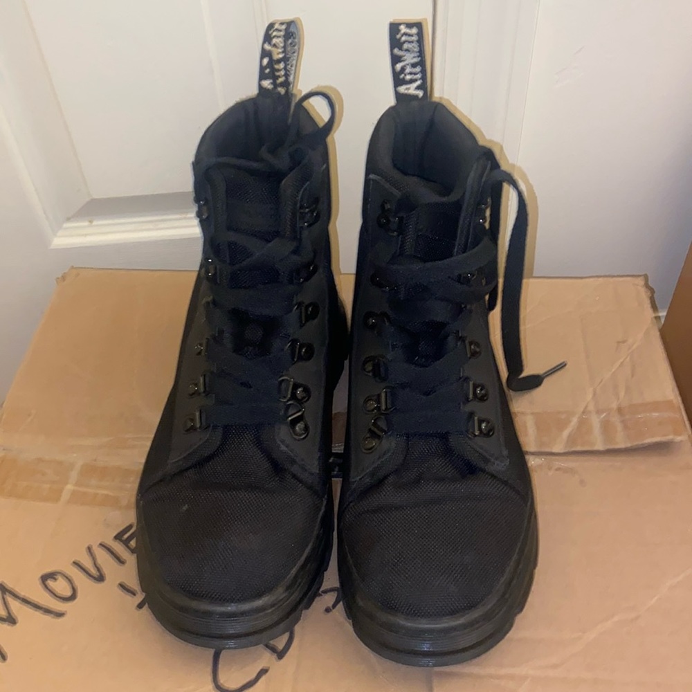 Dr. Martens women’s boots size 6
